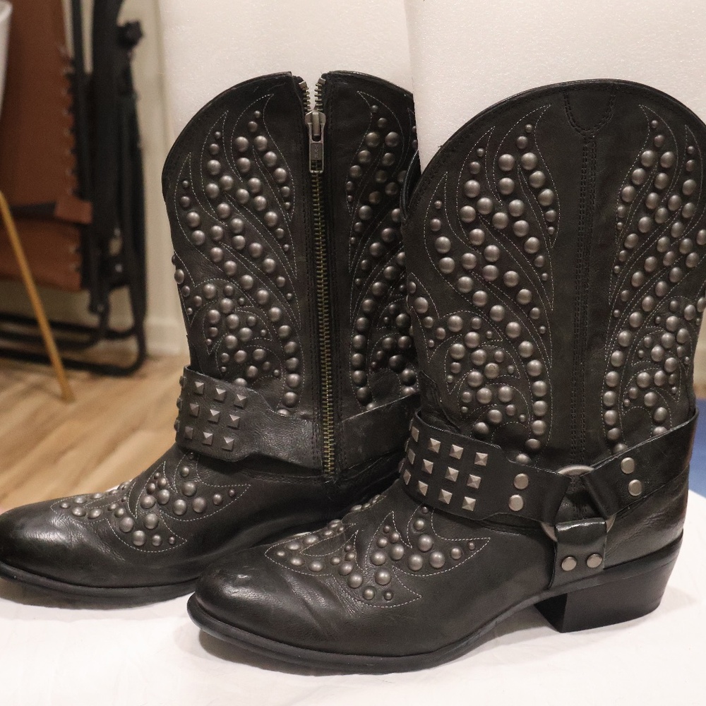 Women's ARIAT EPIC Black Studded 10" Western BOOTS, Sz 6.5-Like New